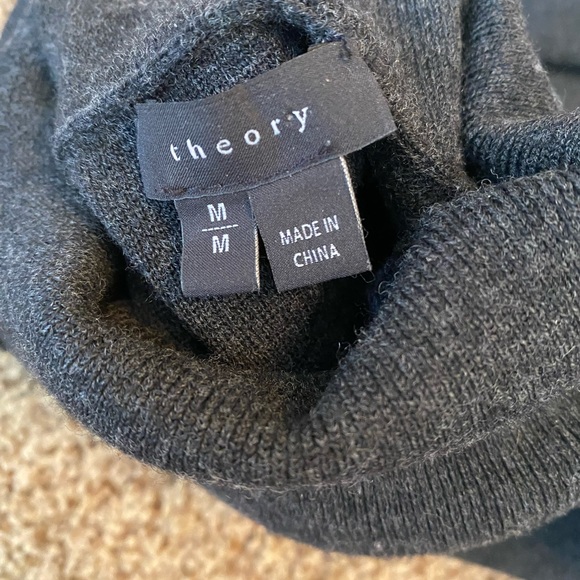 Theory turtleneck wool sweater with zipper details - Picture 3 of 3